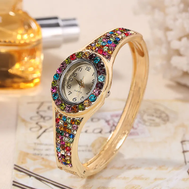 K3008 Rhinestone Décor Round Pointer Watch
